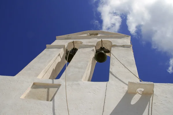 Traditionele kerk in Griekenland met een bel — Stockfoto