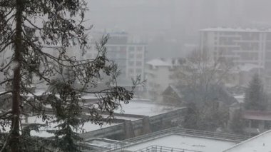 City kar yağışı. Kış görünümü