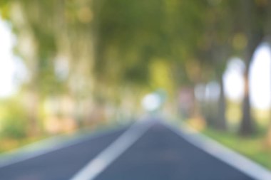 Şehirdeki yollarda soyut bulanık arkaplan