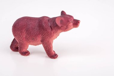 Ayı oyuncağı beyaz arkaplanda izole edildi 