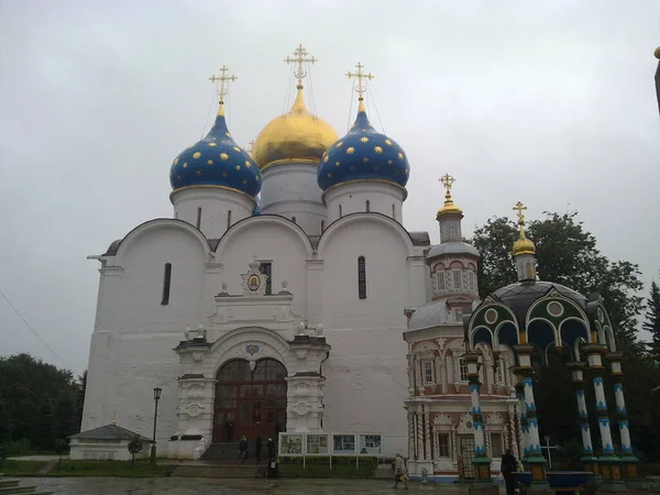 ロシアのロシア正教会 ベラルーシ ウクライナ 歴史的な大聖堂 修道院 修道院 鐘のある城の一部 宗教と信仰 — ストック写真