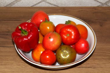 Sebze ve balık yemek çok lezzetlidir.