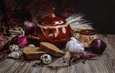 Geleneksel Ukrayna seramik tencere