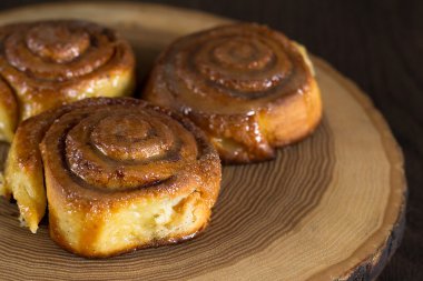  tarçın ve şeker ile topuz