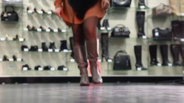 Kız poz sonbahar koleksiyonu çizmeler