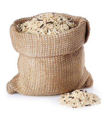 beyaz zemin üzerine çuval torba pirinç