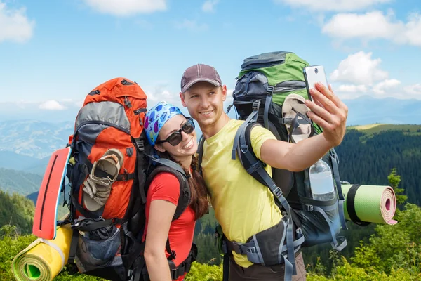 Hikers make selfie — Stock Photo, Image