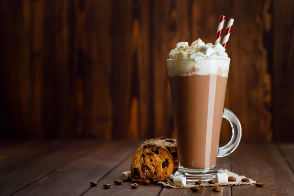 Frappe mit Schlagsahne — Stockfoto