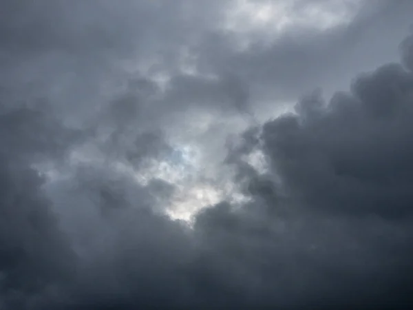 Schöner Himmel Mit Weißen Graublauen Wolken Schönes Foto Von Grauweißen — Stockfoto