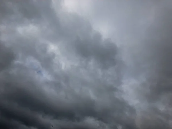 Schöner Himmel Mit Weißen Graublauen Wolken Schönes Foto Von Grauweißen — Stockfoto