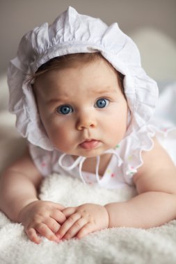 Küçük sevimli kız portresi