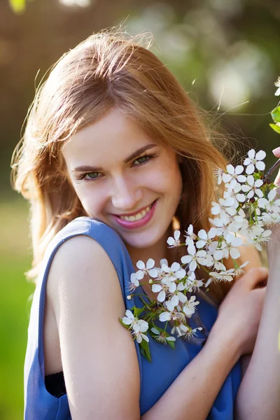 Güzel bir sarışının portresi