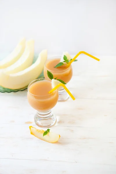 Glass of delicious melon cocktail — Stock Photo, Image