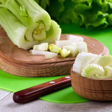 Kereviz sapı mutfak yönetim kurulu ve bıçak