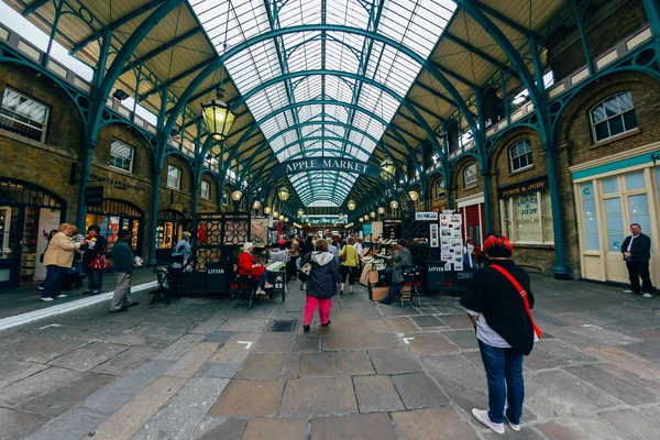 London - október 11-i Apple piac a Covent Garden. — Stock Fotó