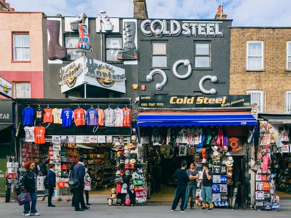 Blick auf Camden Market, berühmte Touristenattraktionen — Stockfoto