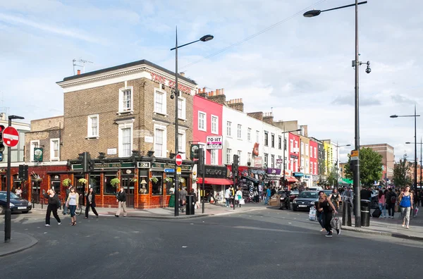 Blick auf Camden Market, berühmte Touristenattraktionen — Stockfoto