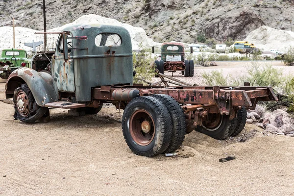 ネルソン ネバダのゴーストタウンに古いさびたトラック — ストック写真