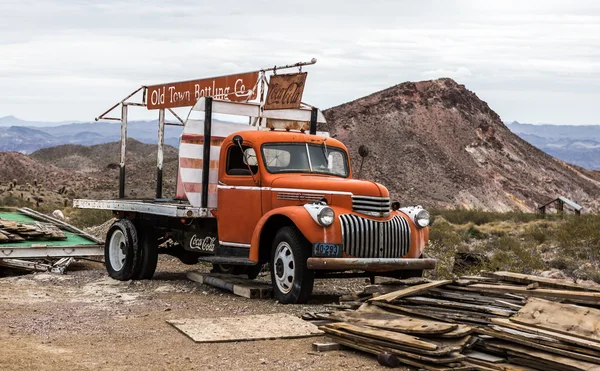 Vieux camion rouillé dans Nelson Nevada ville fantôme — Photo