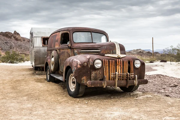 Vieux camion rouillé dans Nelson Nevada ville fantôme — Photo