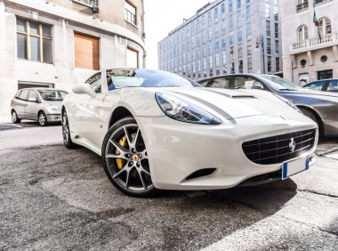 Beyaz Ferrari Kaliforniya Örümcek