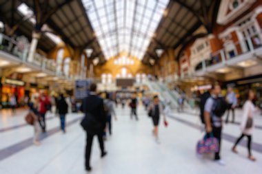 Bulanık arka plan: Metro Londra
