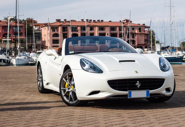 Ferrari bianca California Spider — Foto Stock