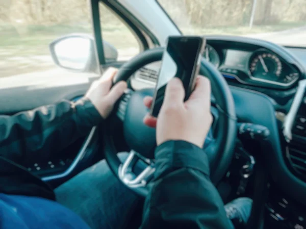 Manejo difuso abstracto en la carretera, vista de la mensajería del conductor en el coche —  Fotos de Stock