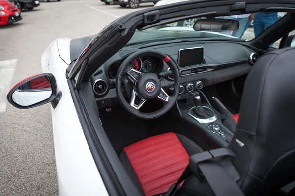 Abarth 124 Spider 2016 — стоковое фото