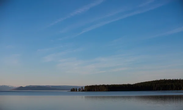 Yellowstone nationalpark sjöar — Stockfoto