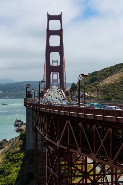 금문교는 안개, San Francisco, 캘리포니아에에서 표시 됩니다. — 스톡 사진
