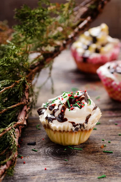 Urlaub Cupcakes mit Dekorationen — Stockfoto