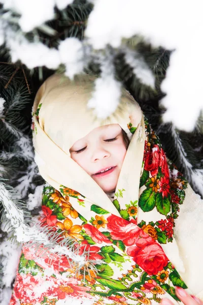 Portrait de petite fille esclave en écharpe nationale — Photo