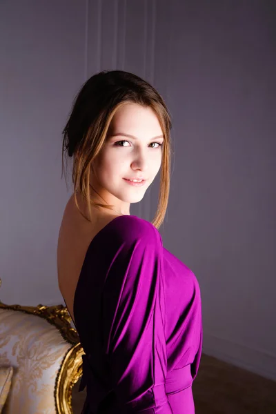 Elegant  brunette girl in an evening dress — Stock Photo, Image