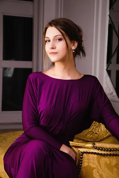 Elegant  brunette girl in an evening dress — Stock Photo, Image