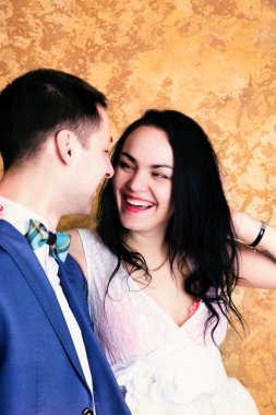 Mutlu bir çift resmi oluşturan kapatın 