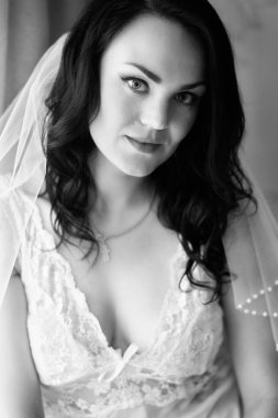 güzel gelin iç çamaşırı ve peçe