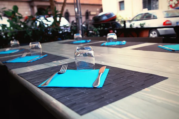 Un tavolo da pranzo per una grande azienda — Foto Stock