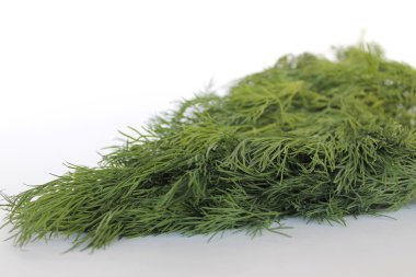 Taze dereotu beyaz arkaplanda kapat