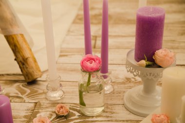 Mumlar ve çiçekler. Düğün olay dekorasyon