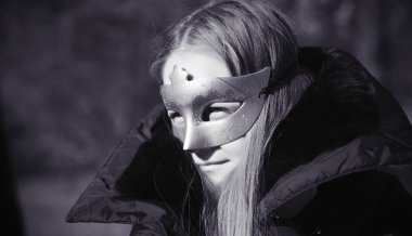 Karnaval maskesi güzel kız