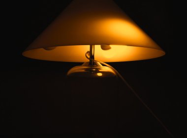 Bir odada rahat ışık