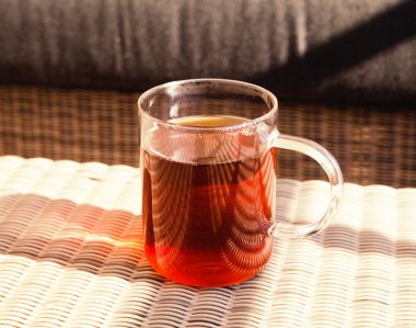 cam fincan siyah çay