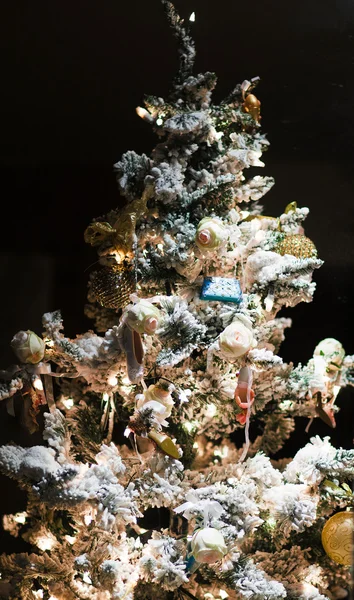 Jouets sur l'arbre de Noël — Photo