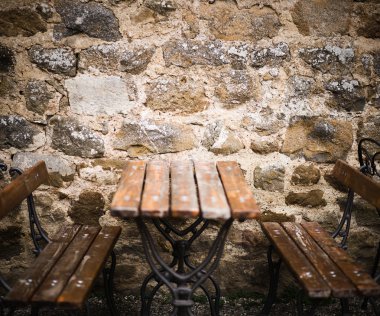 eski ahşap masa üzerinde boş alanı