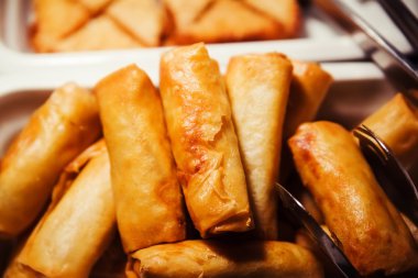 Kızarmış Çin geleneksel bahar rulo gıda