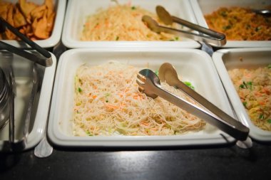 Çin yemeği büfesi öğle yemeği ya da akşam yemeği