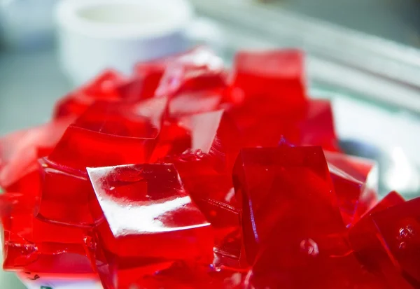 Postre hecho en casa de gelatina de cereza roja — Foto de Stock