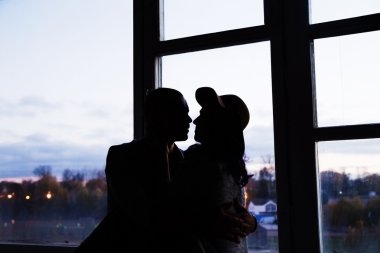 Aşk, ilişki. Evdeki güzel çift