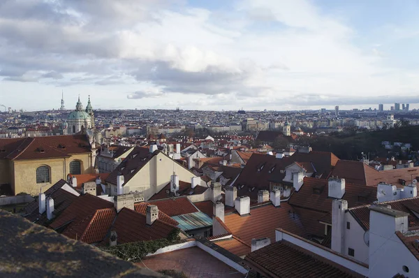 Kızıl Çatılı Prag Peyzajı